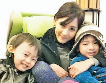 張柏芝與兩個兒子 張柏芝與兩個兒子